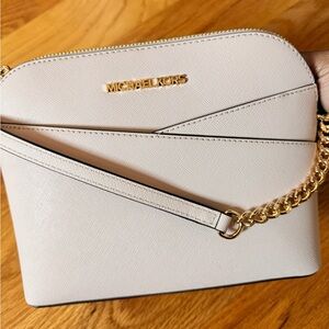 *BRAND NEW* Michael Kors Blush Crossbody Bag with tag